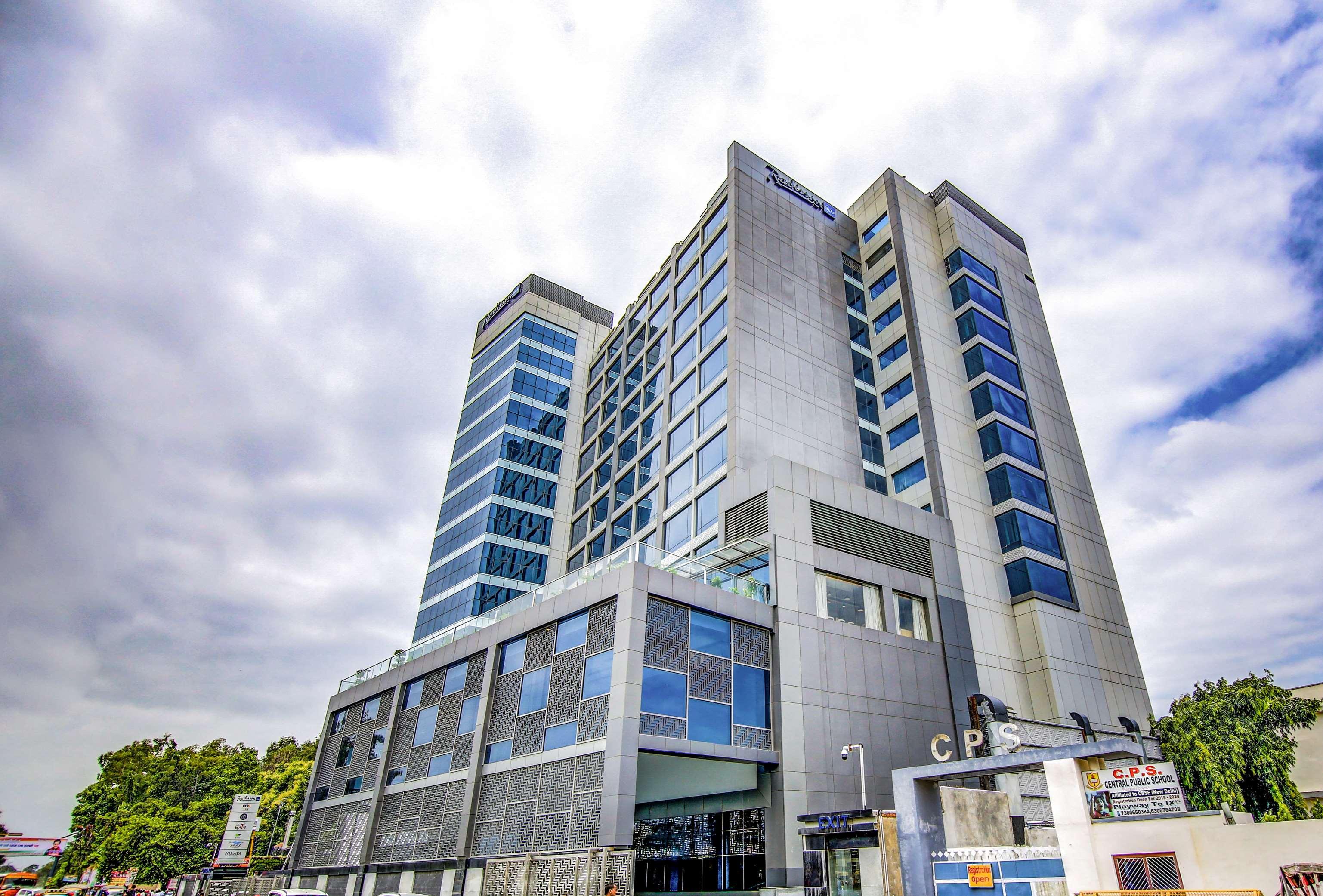 Radisson Blu Gorakhpur Otel Dış mekan fotoğraf