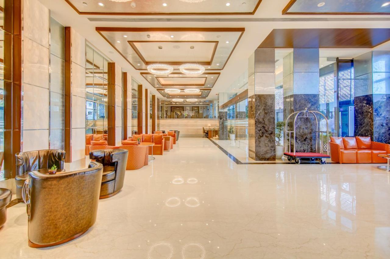 Radisson Blu Gorakhpur Otel Dış mekan fotoğraf